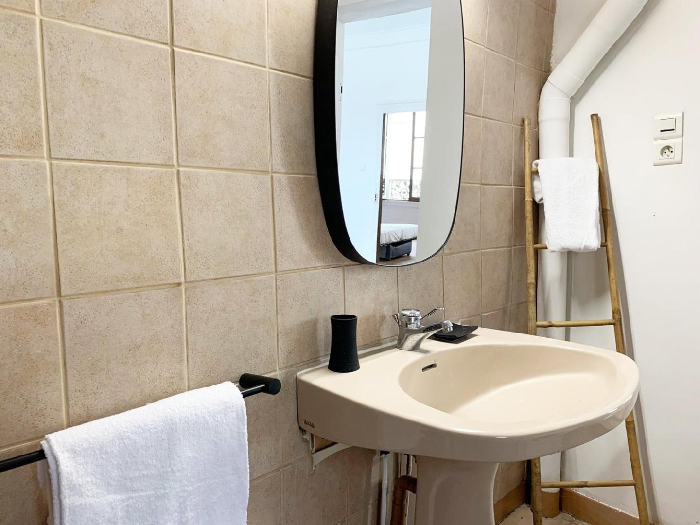 Le Clocher- Appartement Dans Le Coeur De Ville Chartres Bagian luar foto