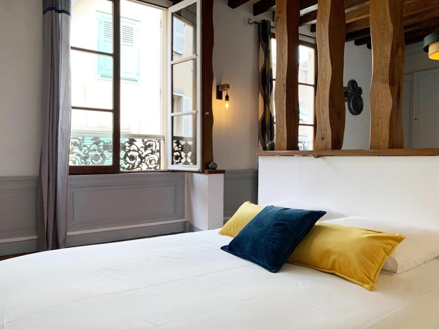 Le Clocher- Appartement Dans Le Coeur De Ville Chartres Bagian luar foto